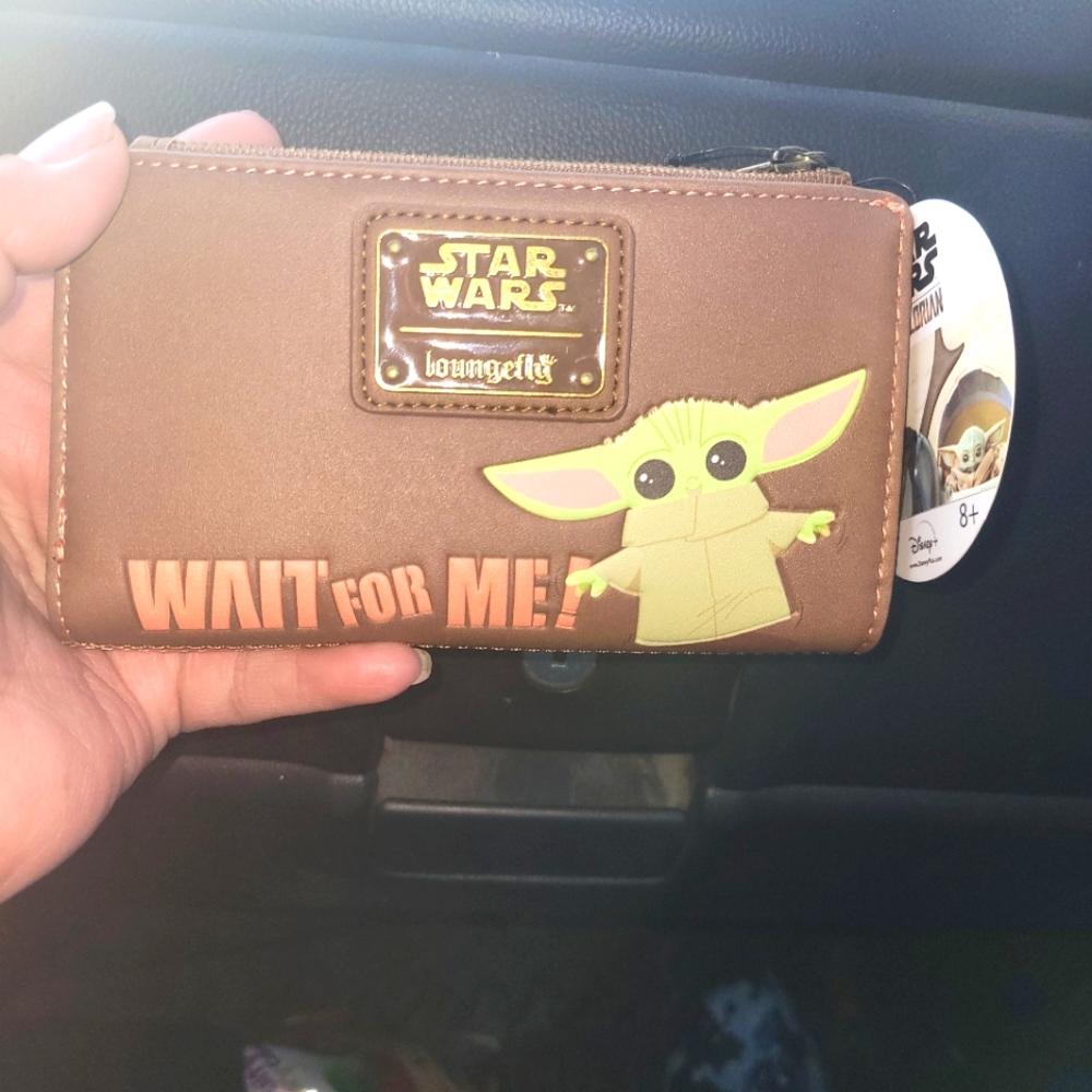 Loungefly Star Wars Wallet - Picture 1 of 3